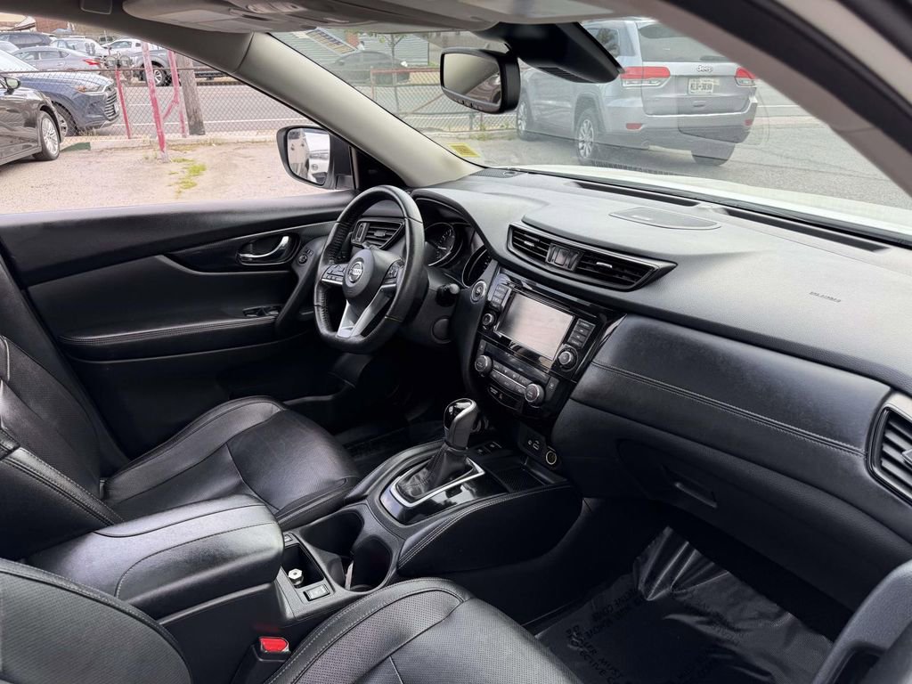 Used 2019 Nissan Rogue SL w/ Premium Package AWD/4WD image 14