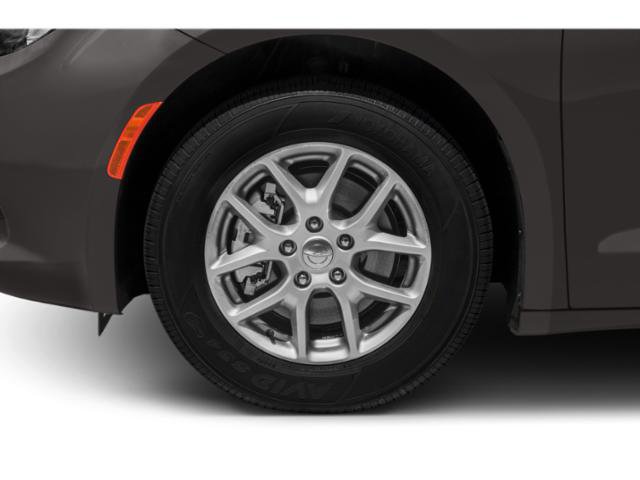 Certified 2020 Chrysler Pacifica Touring-L AWD/4WD image 11