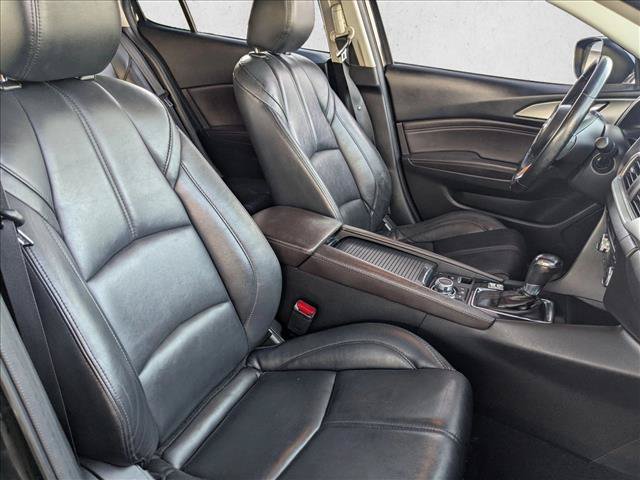 Used 2018 MAZDA MAZDA3 Touring FWD image 19