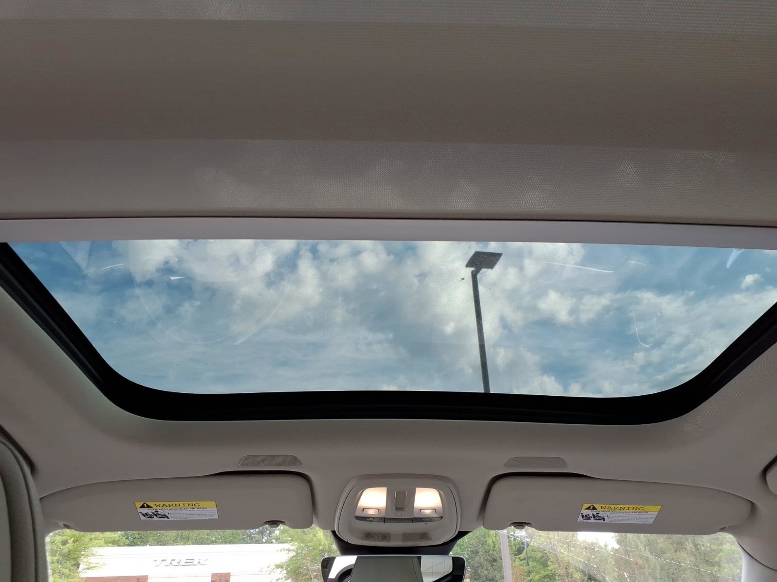 Certified 2023 Volvo XC60 B5 Plus w/ Protection Package Premier image 15