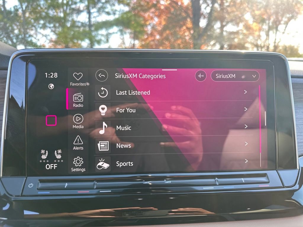 Used 2025 Volkswagen Atlas SEL Premium R-Line image 44