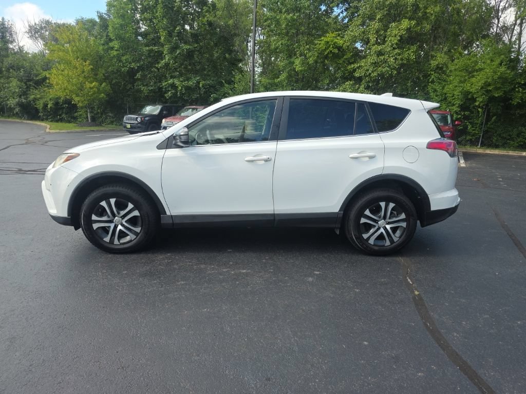 Used 2018 Toyota RAV4 LE w/ All Weather Liner Package FWD image 4