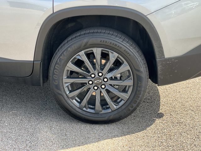 Used 2023 Chevrolet Traverse RS w/ LPO, Floor Liner Package FWD image 13