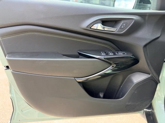 Used 2025 Chevrolet Trax ACTIV w/ Driver Confidence Package FWD image 19