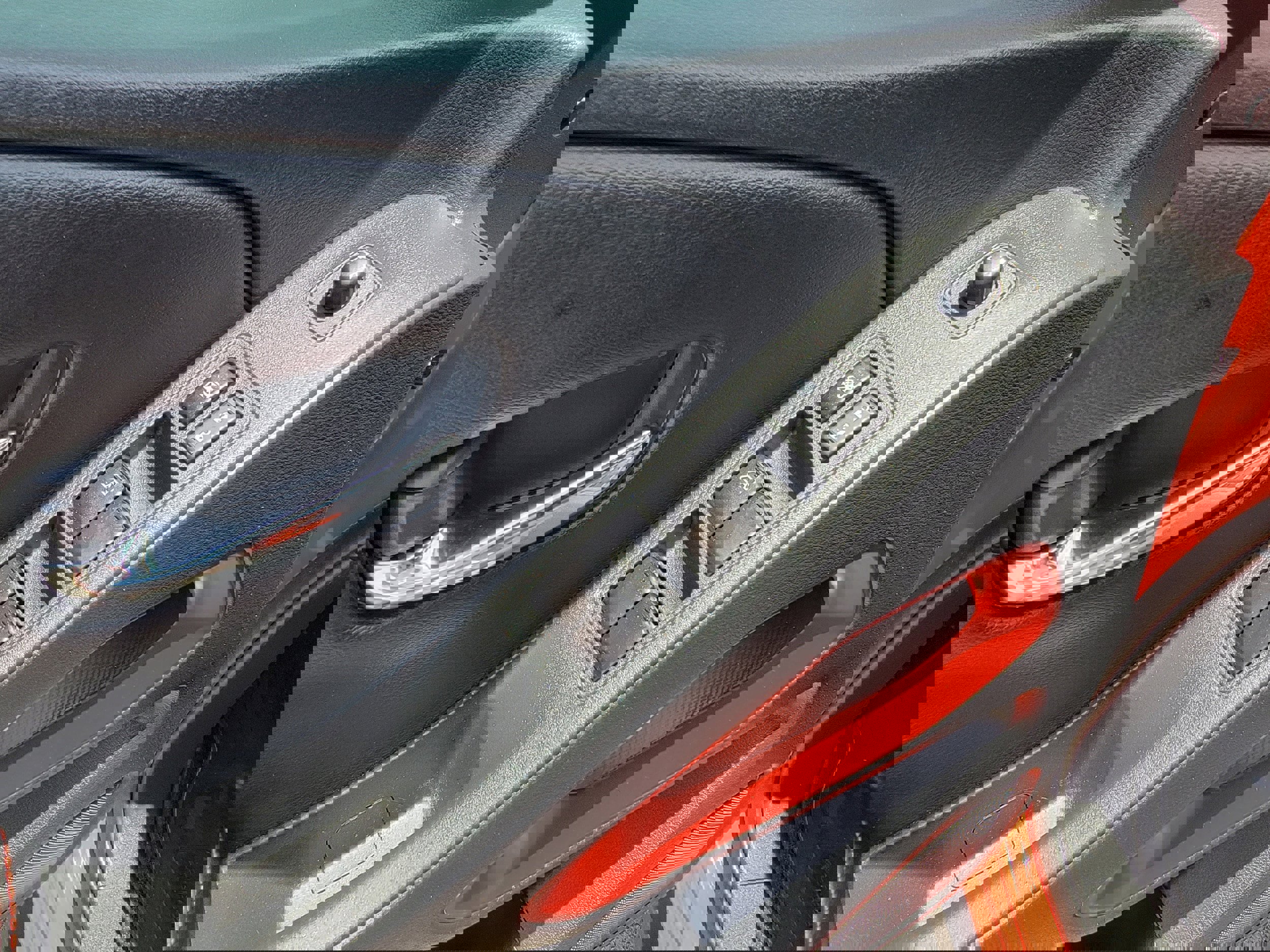 Used 2025 Nissan Frontier PRO-4X w/ Pro Convenience Package image 19