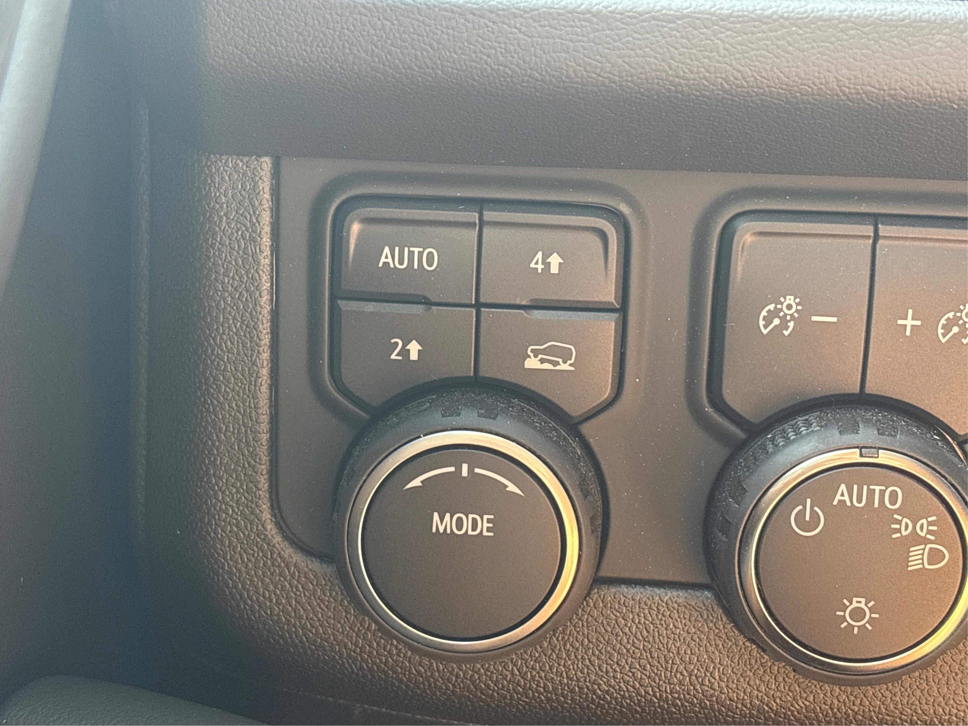 Used 2023 Chevrolet Suburban LS image 52