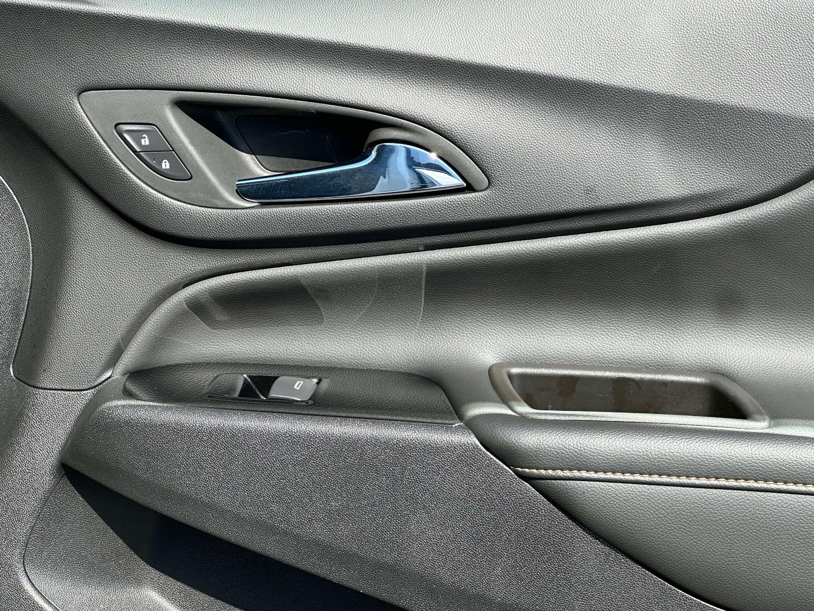 Used 2023 Chevrolet Equinox Premier FWD image 26