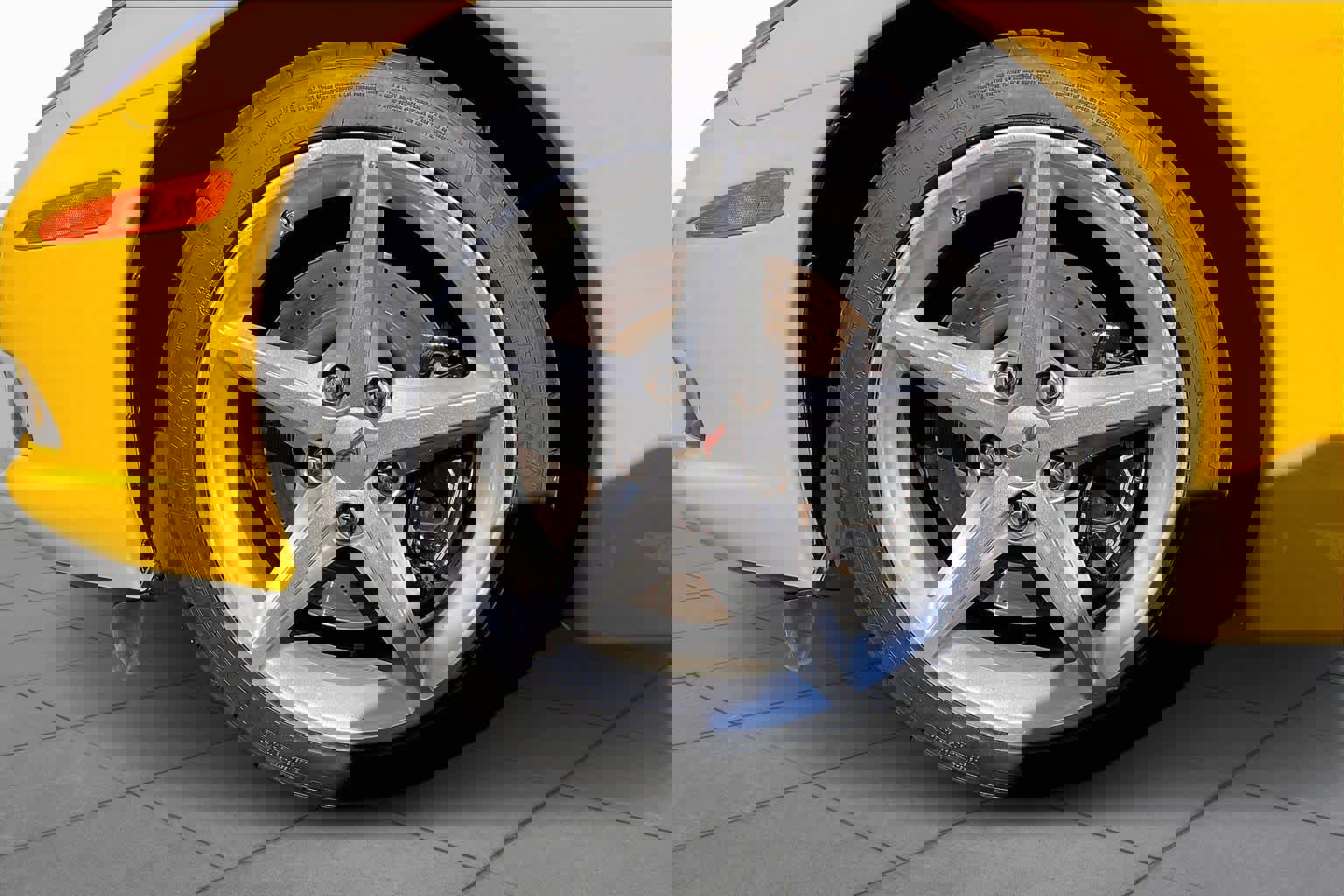 Used 2013 Chevrolet Corvette Coupe image 10