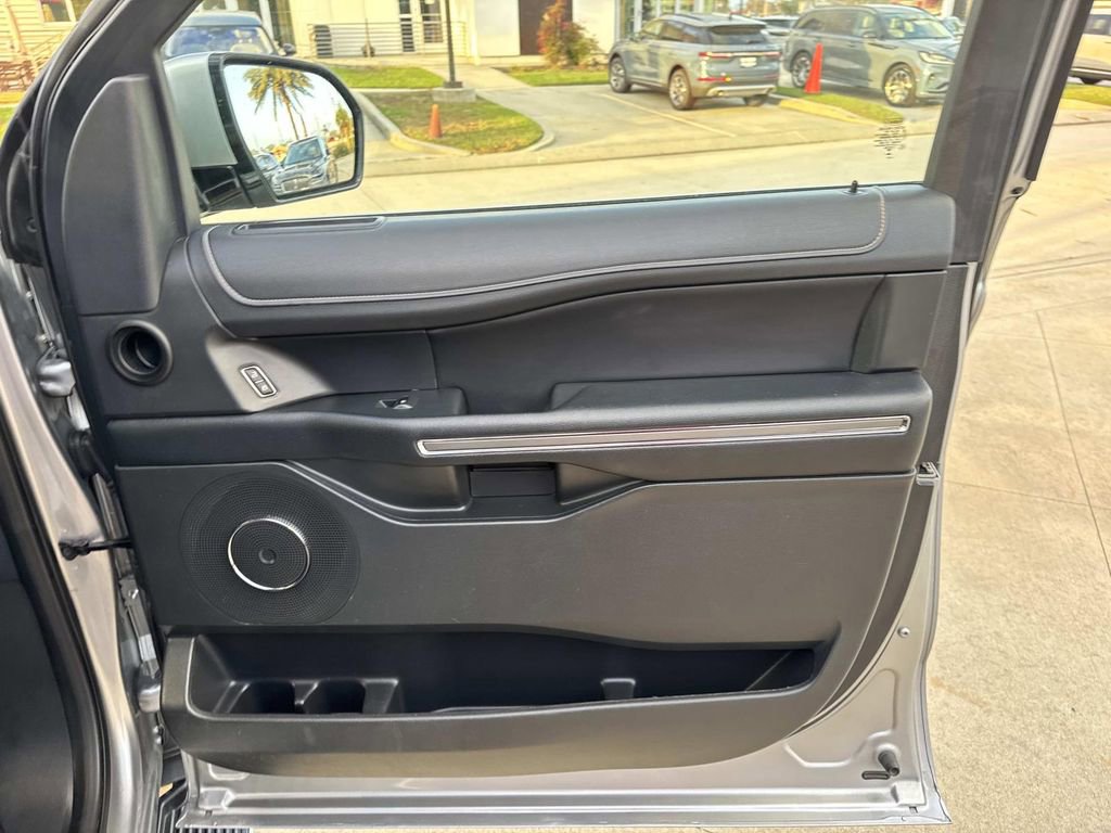 Certified 2023 Ford Expedition Max XLT image 17