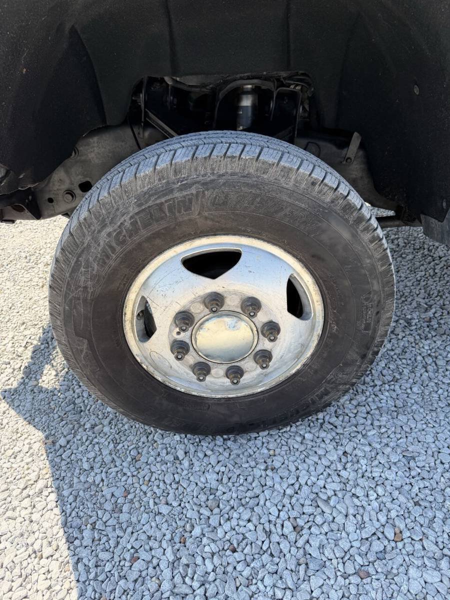 Used 2018 Chevrolet Silverado 3500 High Country w/ Duramax Plus Package AWD/4WD image 18