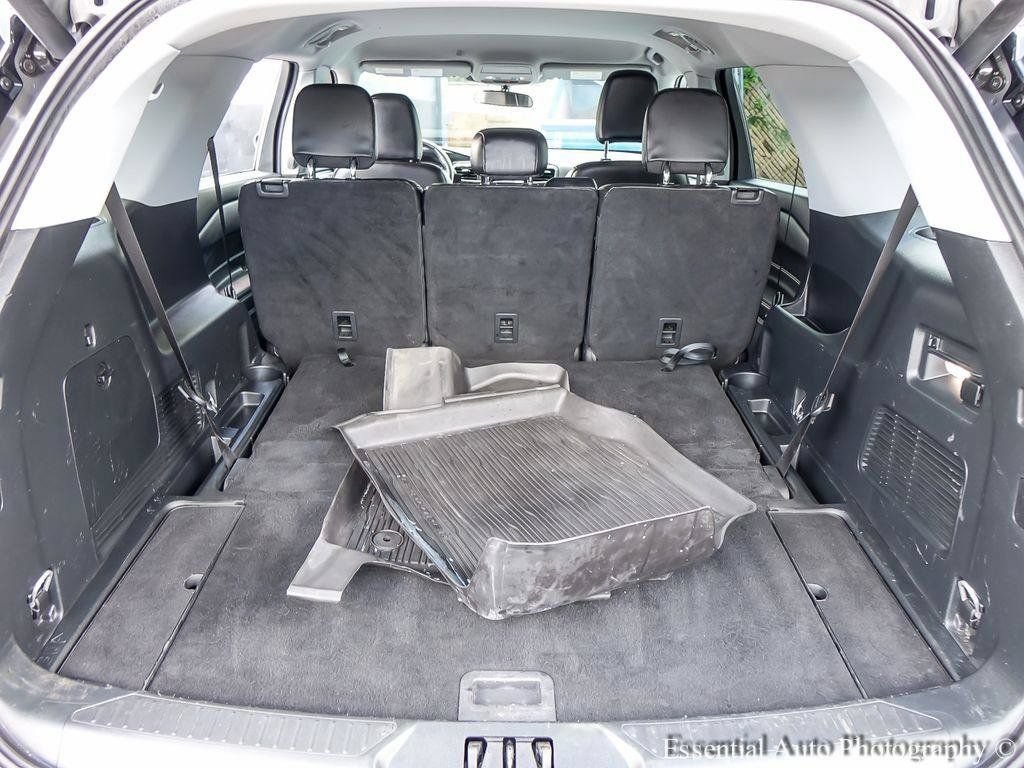 Used 2024 Ford Explorer XLT w/ Equipment Group 202A AWD/4WD image 23