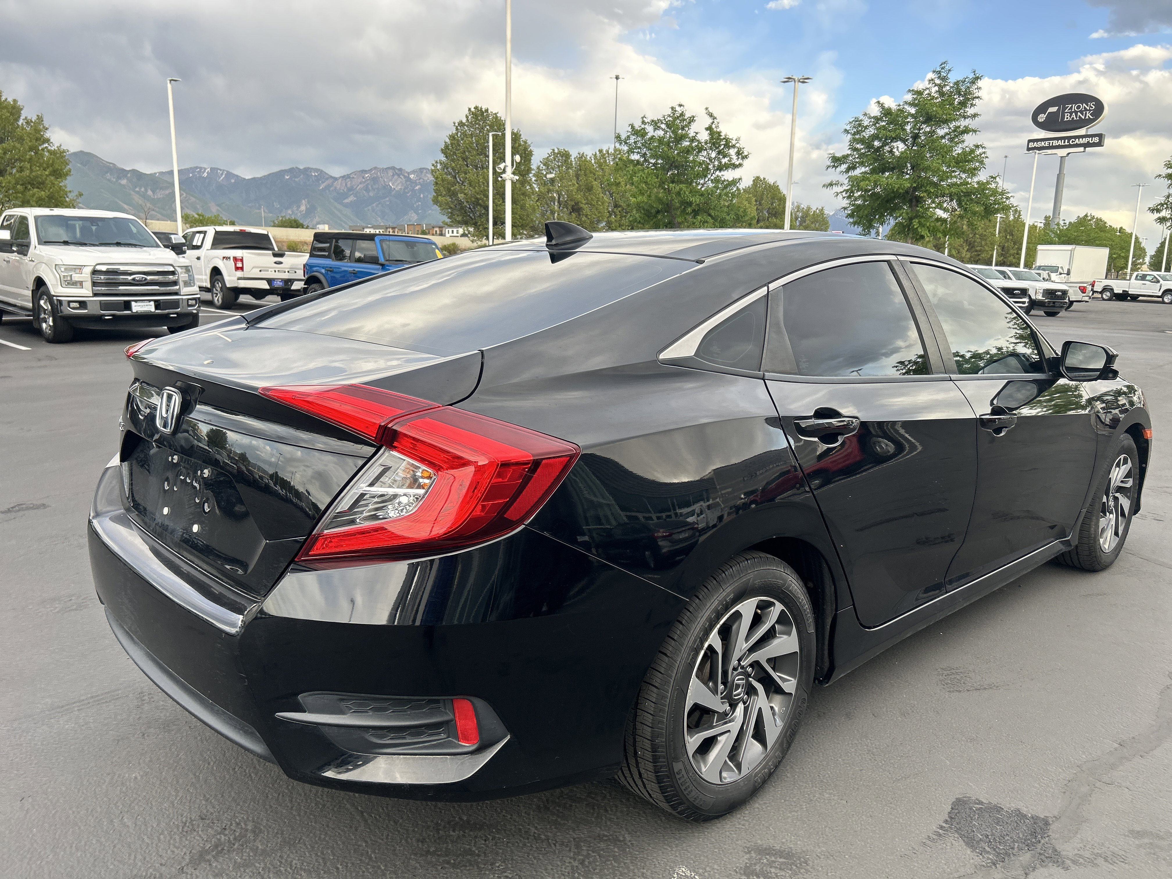 Used 2017 Honda Civic EX image 5