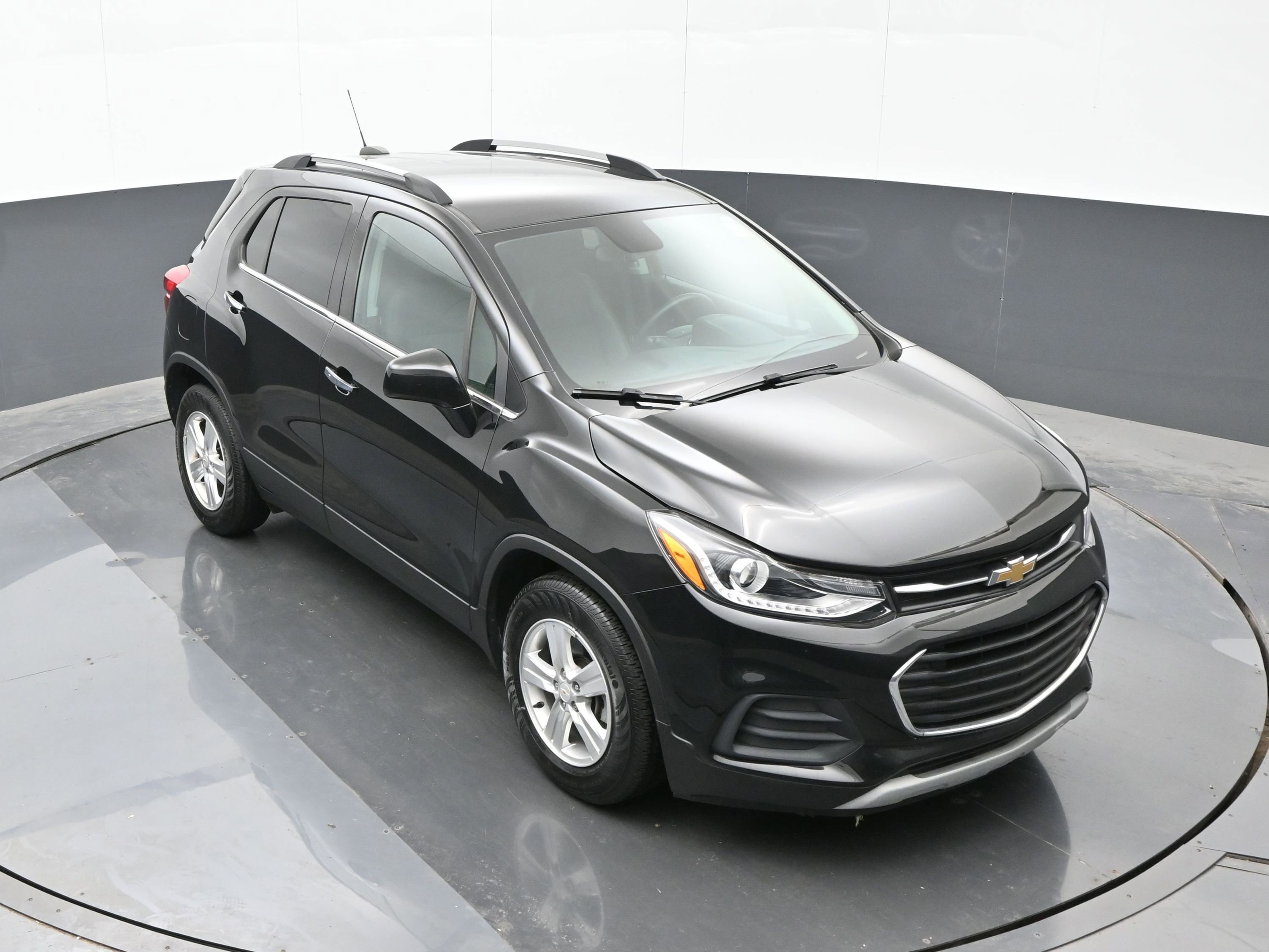 Used 2020 Chevrolet Trax LT w/ LT Convenience Package image 26