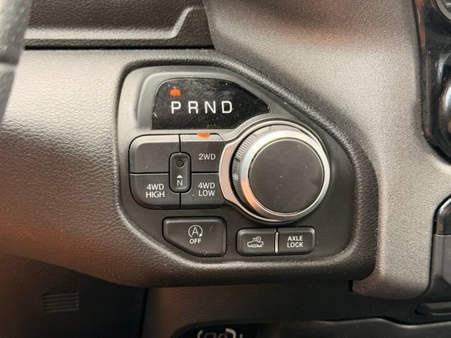 Used 2025 RAM 1500 Warlock AWD/4WD image 32