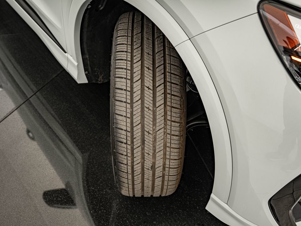 Used 2023 Audi Q4 e-tron Premium w/ Convenience Package image 40