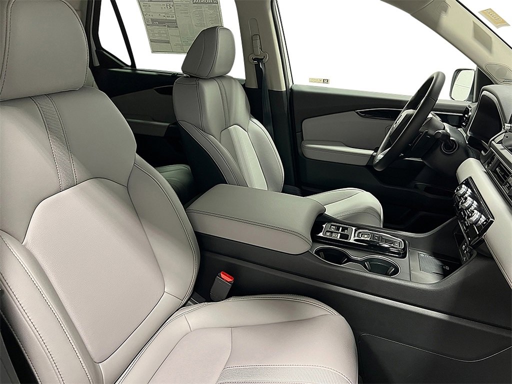 New 2025 Honda Pilot Touring image 36