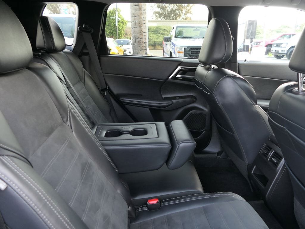 Used 2024 Mitsubishi Outlander SE AWD/4WD image 24