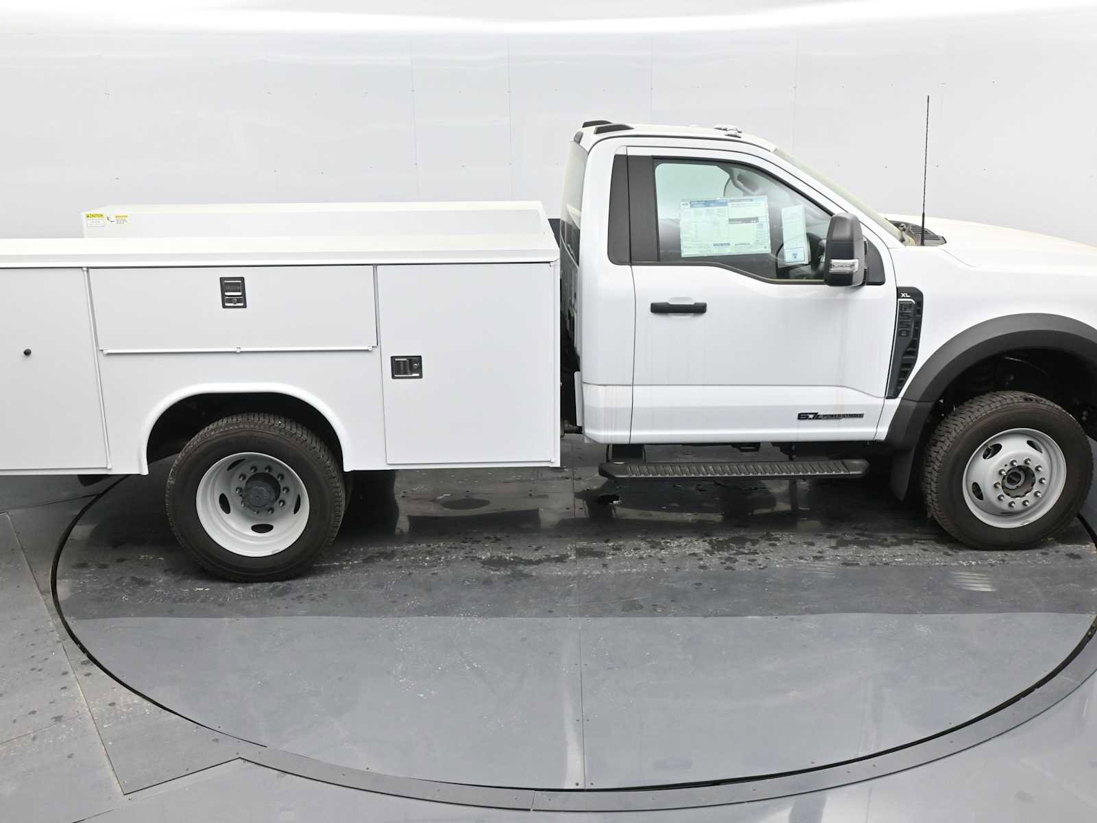 New 2023 Ford F550 4x4 Regular Cab Super Duty image 26