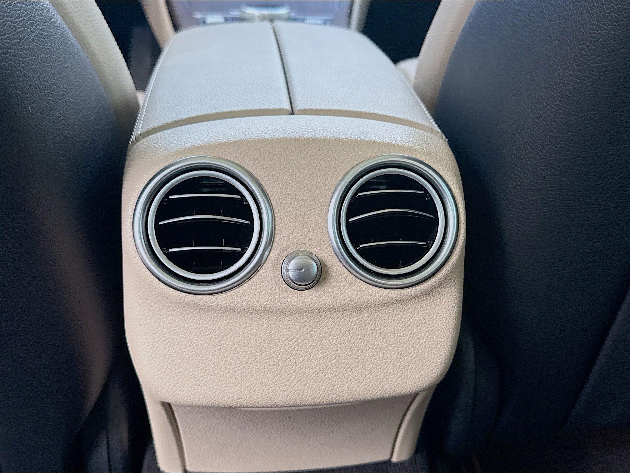 Used 2020 Mercedes-Benz C 300 4MATIC Sedan w/ Premium Package image 22