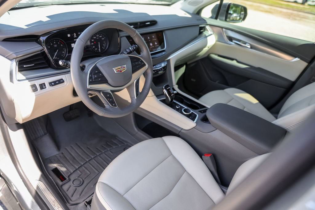 Certified 2023 Cadillac XT5 Premium Luxury w/ Technology Package image 8