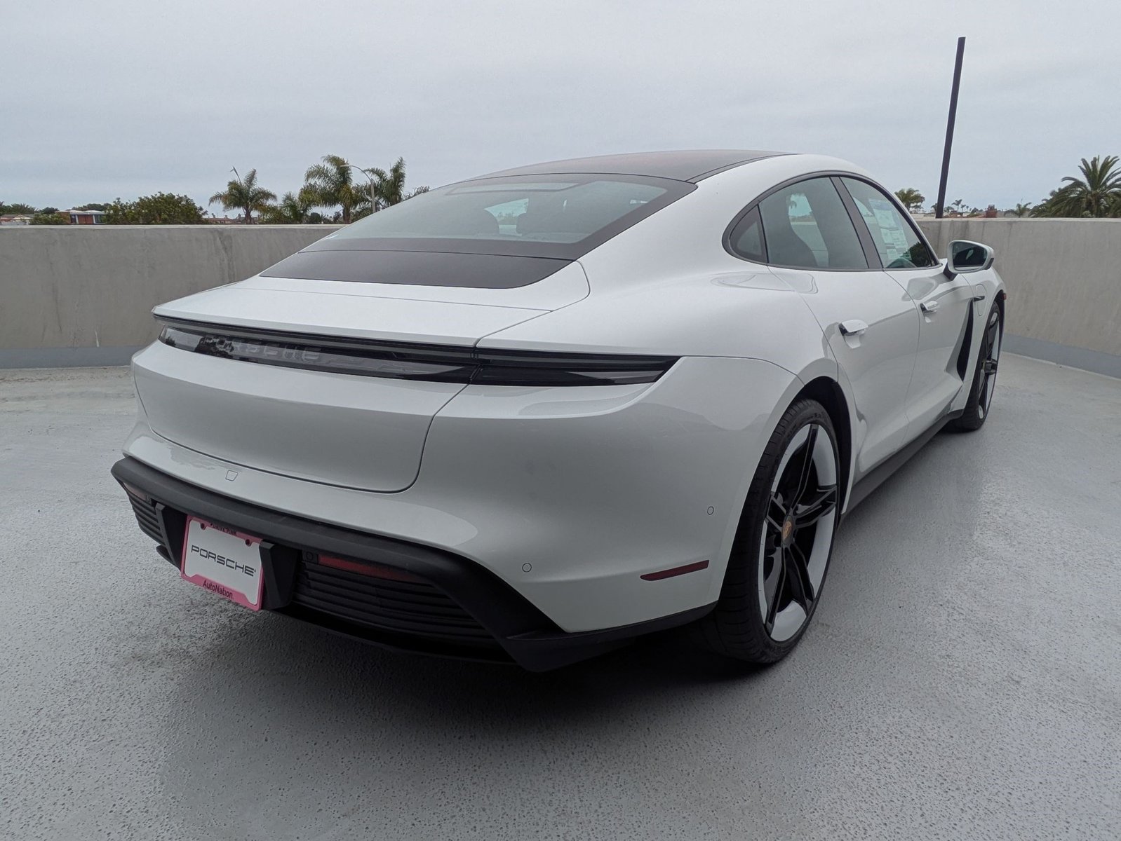 Certified 2025 Porsche Taycan AWD/4WD image 9