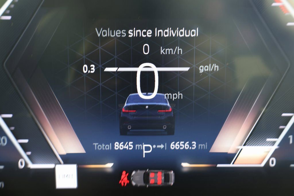 Certified 2025 BMW 330i Sedan w/ Convenience Package image 17