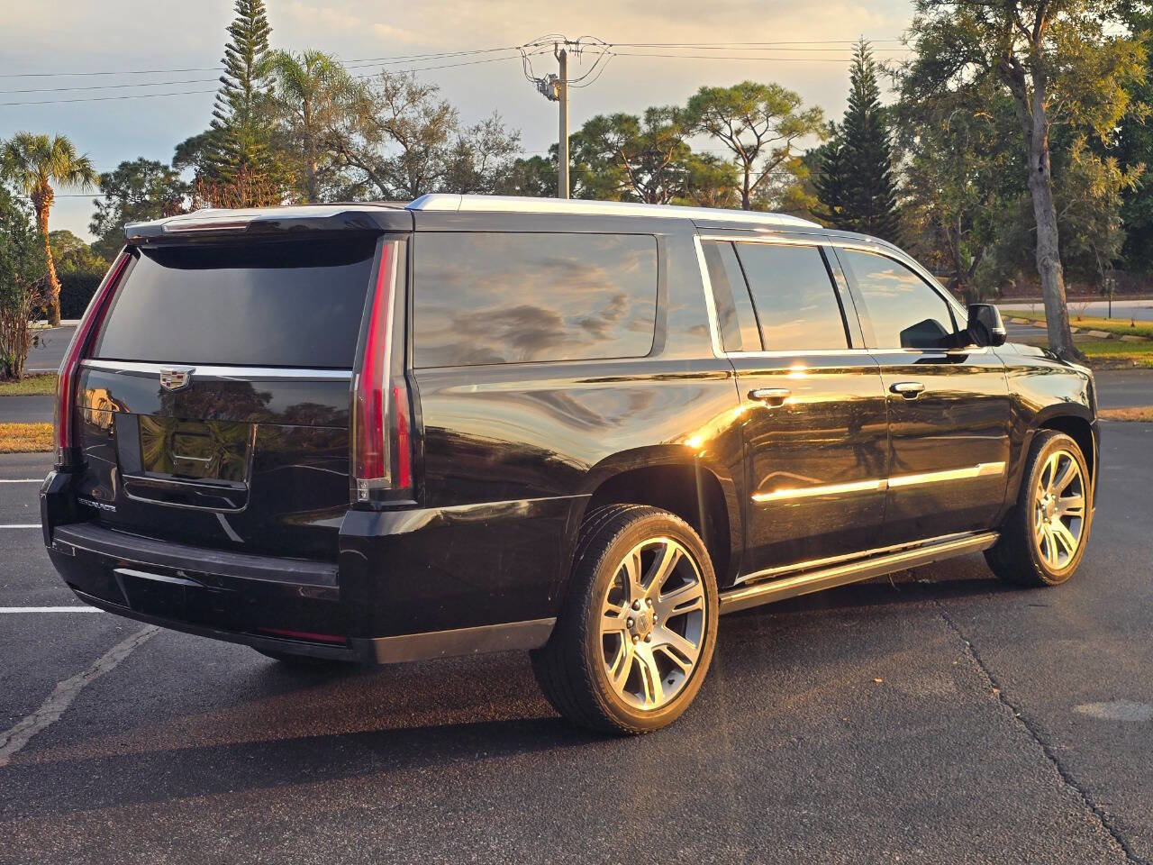 Used 2015 Cadillac Escalade ESV Premium image 5