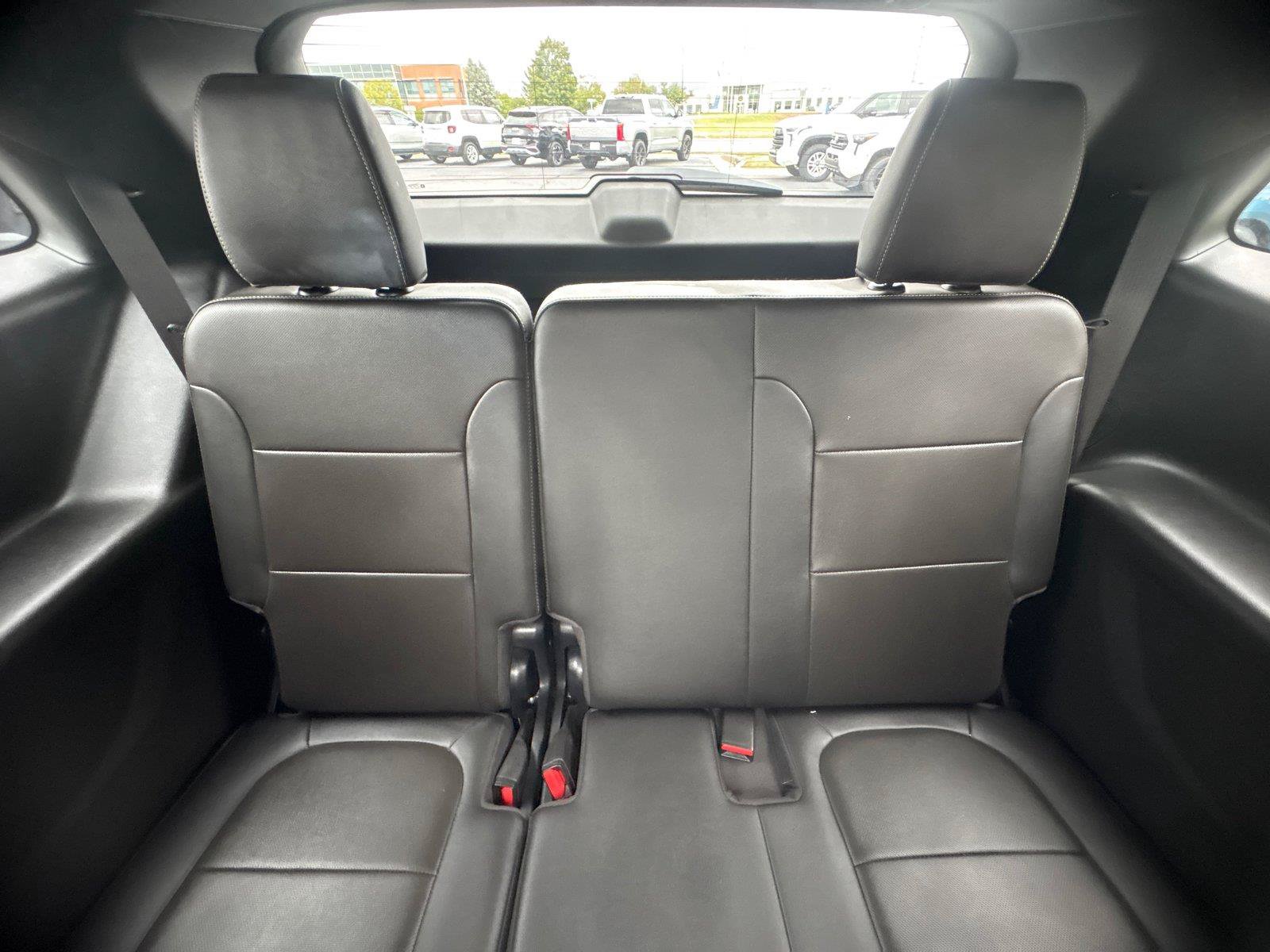 Used 2023 Chevrolet Traverse Premier AWD/4WD image 19