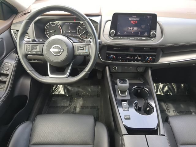 Used 2023 Nissan Rogue SV w/ SV Premium B Package FWD image 17