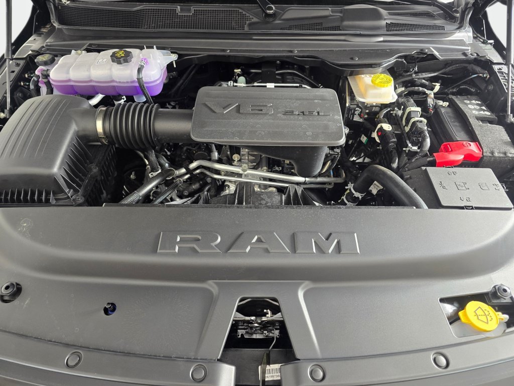 New 2026 RAM 1500 Express AWD/4WD image 21