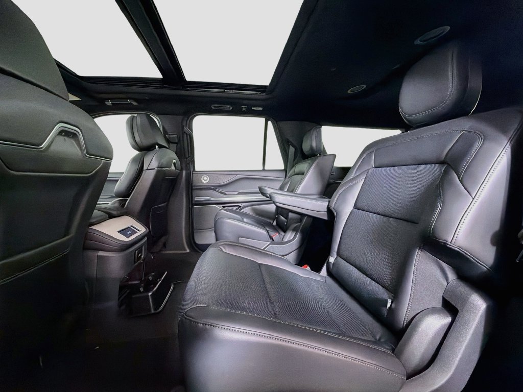 New 2027 Lincoln Navigator L Reserve w/ Jet Appearance Package RWD image 26
