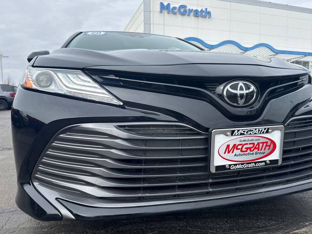 Used 2020 Toyota Camry XLE FWD image 13