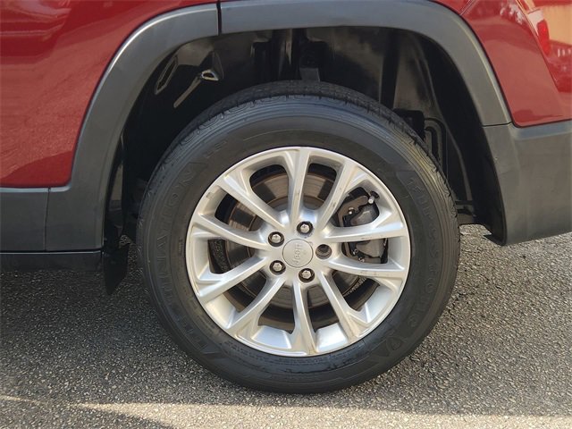 Used 2019 Jeep Cherokee Latitude w/ Popular Appearance Group image 30