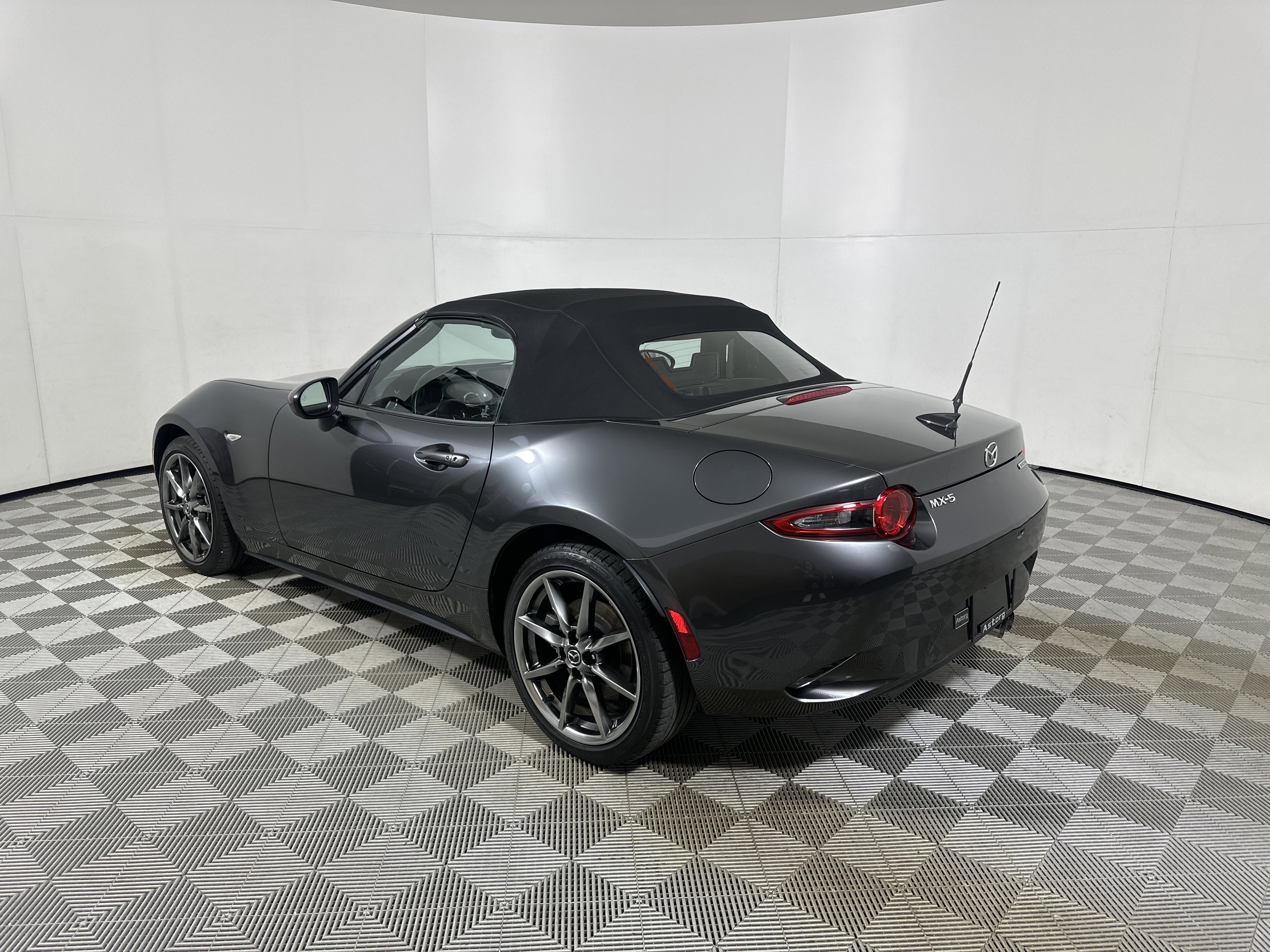 Used 2021 MAZDA MX-5 Miata Grand Touring image 5