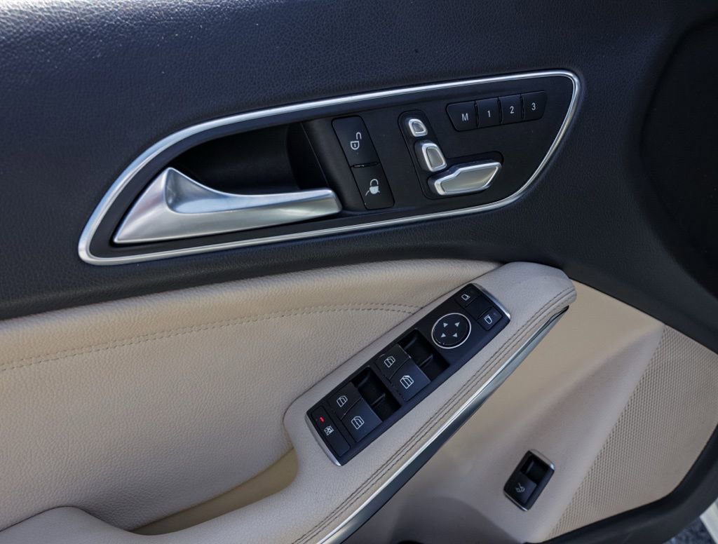 Used 2018 Mercedes-Benz CLA 250 image 14