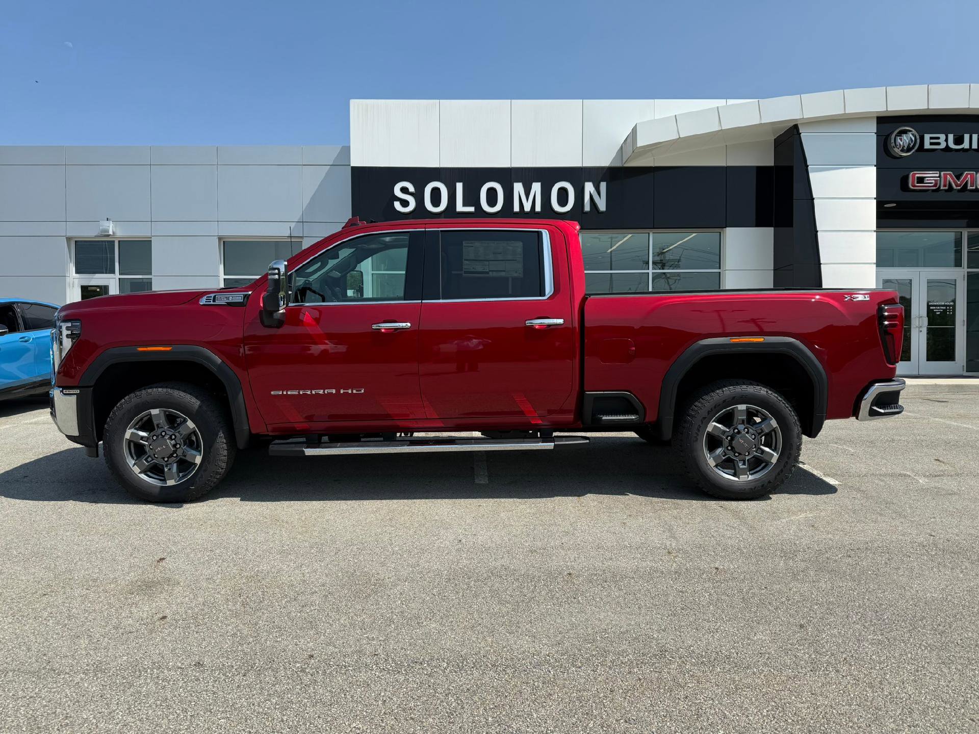 New 2025 GMC Sierra 2500 SLT w/ SLT Premium Package image 2