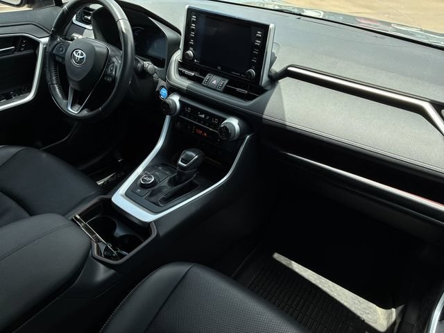 Used 2020 Toyota RAV4 Limited AWD/4WD image 16