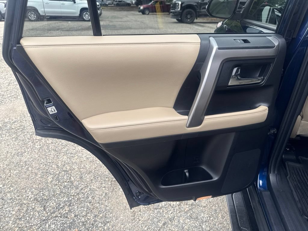Used 2021 Toyota 4Runner SR5 Premium w/ Moonroof Package AWD/4WD image 17