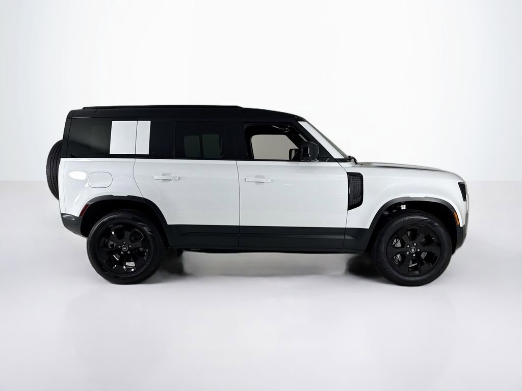 Used 2025 Land Rover Defender 110 S image 6