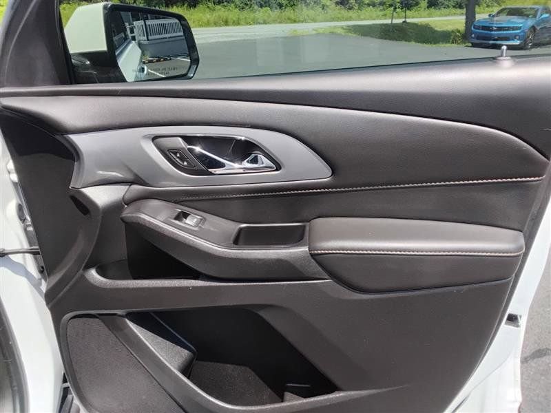 Used 2020 Chevrolet Traverse LT image 39