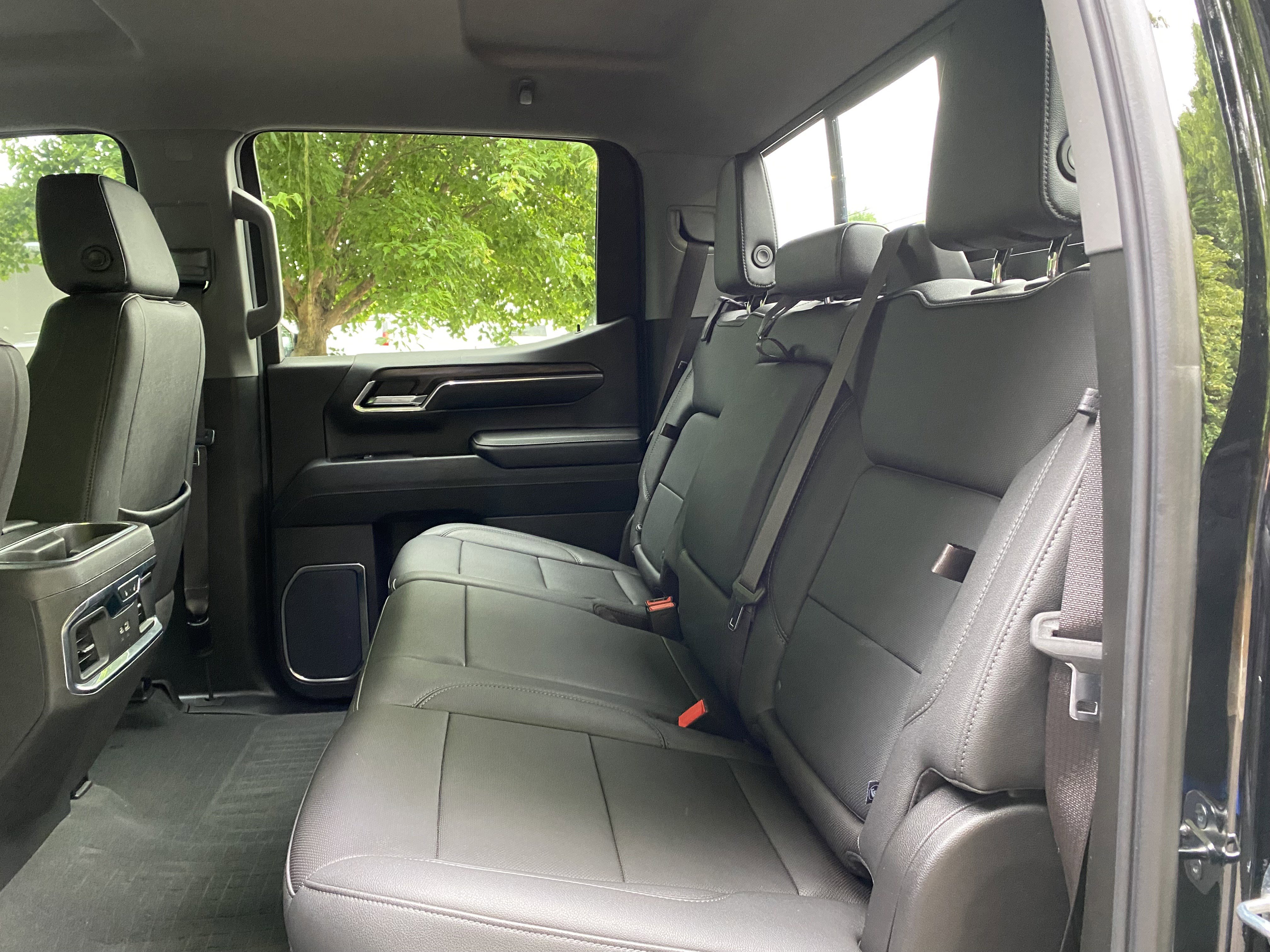 Used 2024 GMC Sierra 1500 SLT AWD/4WD image 39