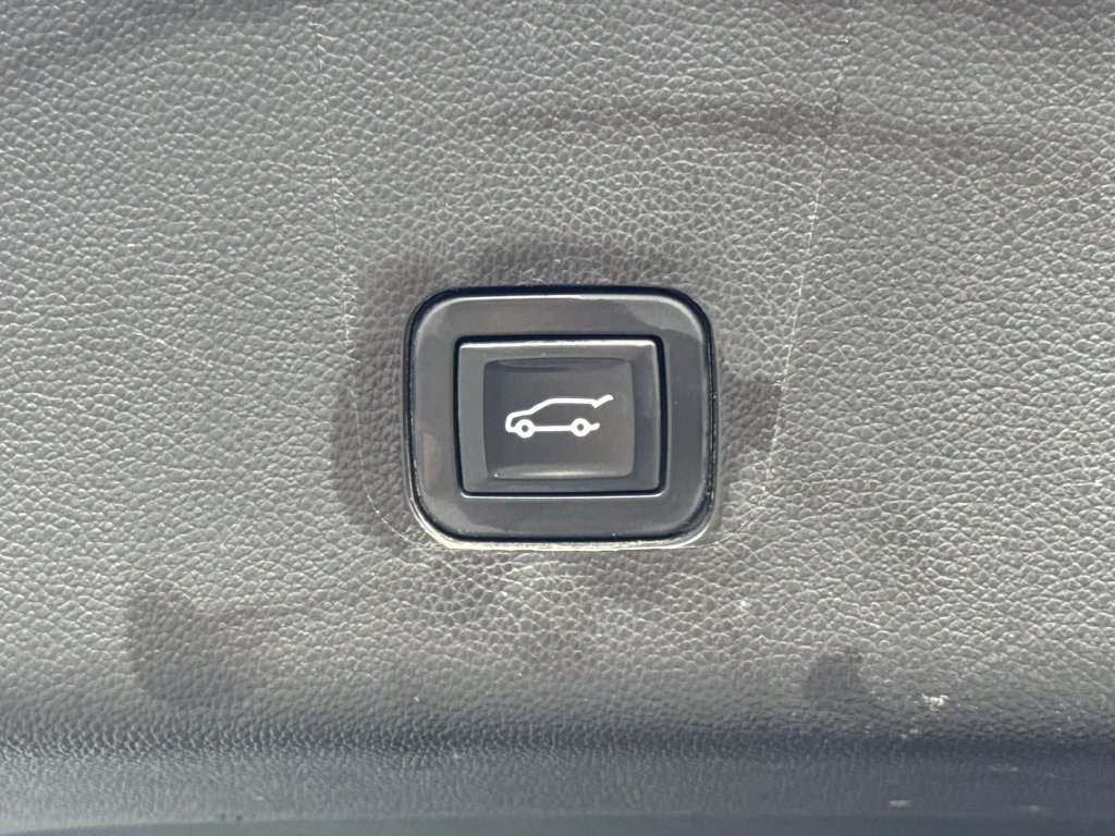 Used 2019 Chevrolet Traverse LT w/ LT Premium Package AWD/4WD image 28
