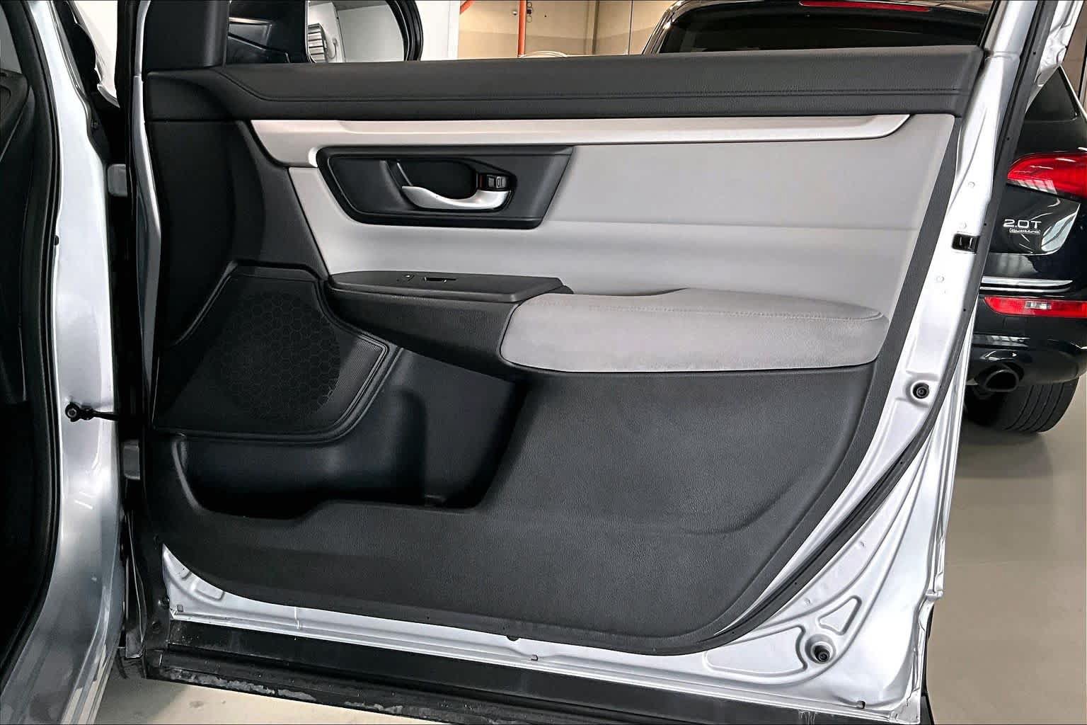 Used 2017 Honda CR-V LX image 26