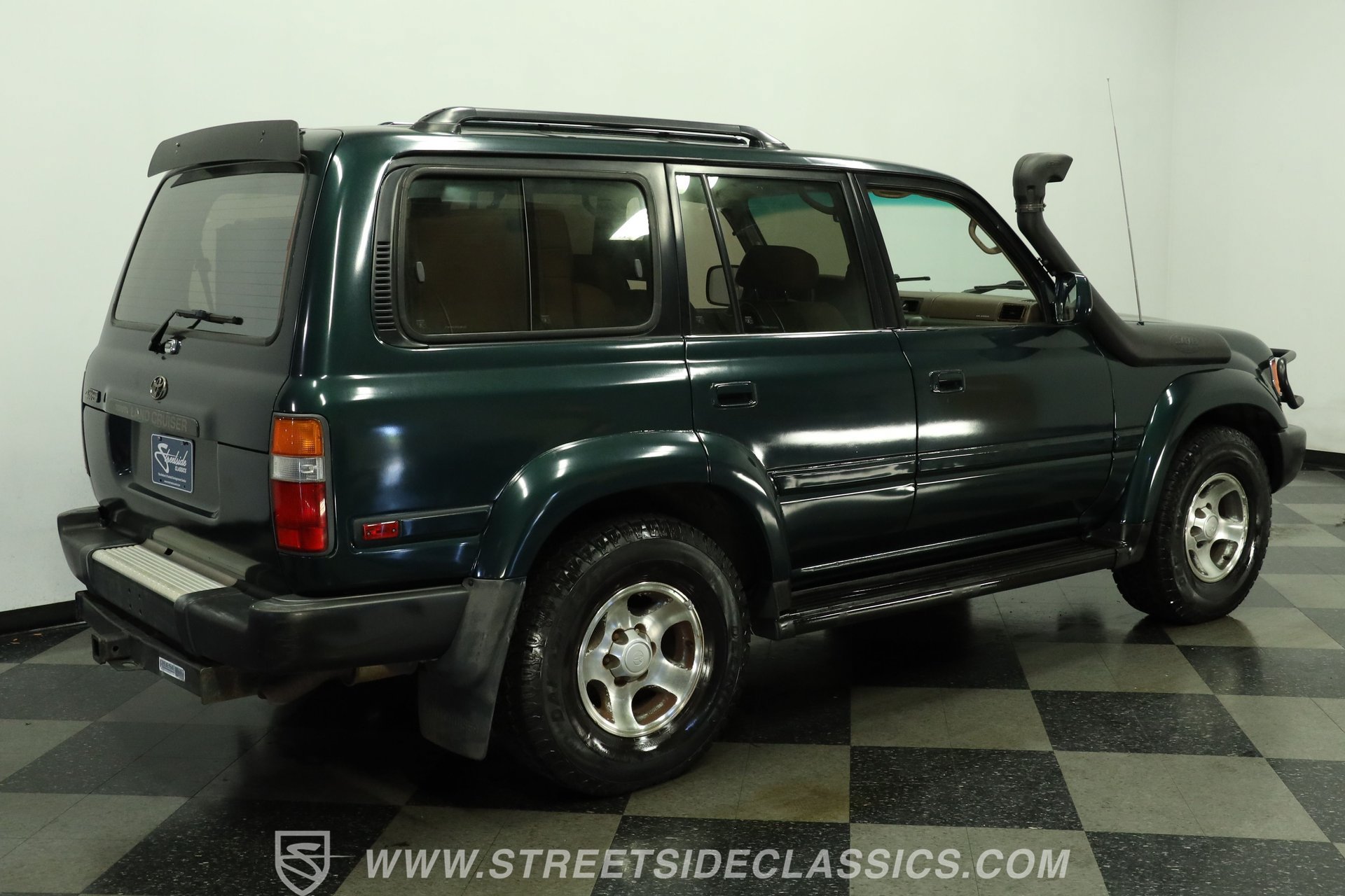 Used 1997 Toyota Land Cruiser w/ Collector's Edition Pkg AWD/4WD image 12