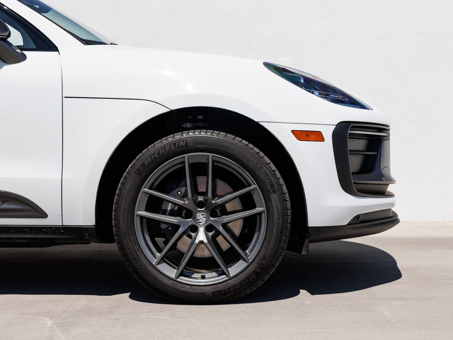 Certified 2025 Porsche Macan Turbo AWD/4WD image 11