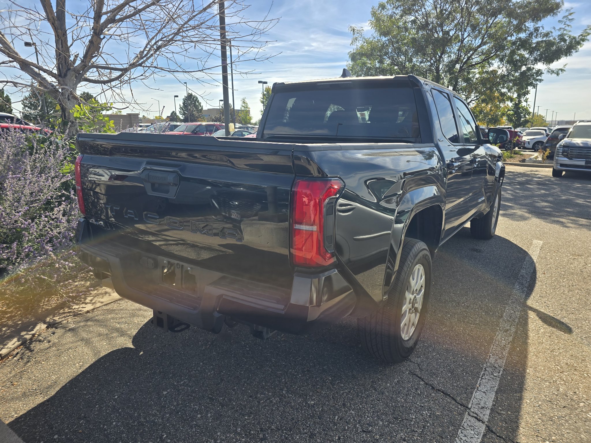 Used 2024 Toyota Tacoma SR5 AWD/4WD image 6