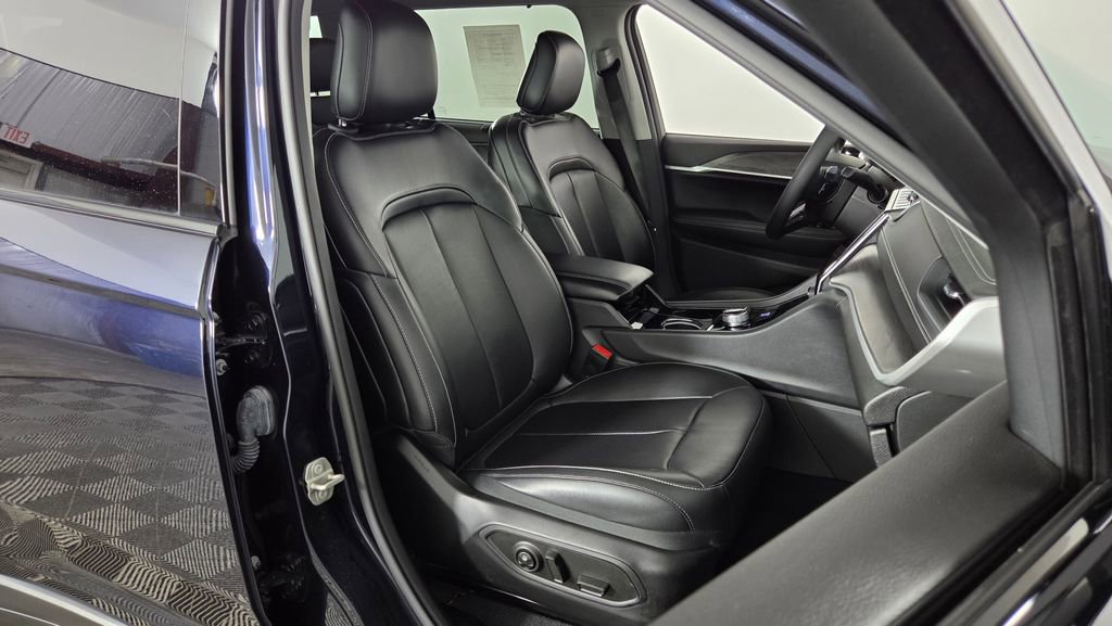 Used 2023 Jeep Grand Cherokee L Limited w/ Luxury Tech Group II AWD/4WD image 42