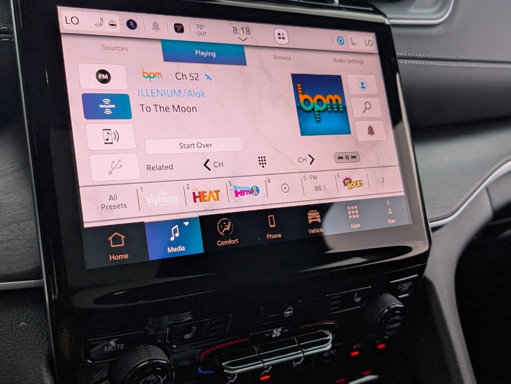 New 2025 Jeep Grand Cherokee Limited w/ Black Appearance Package image 18