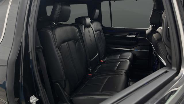 Used 2023 Jeep Grand Wagoneer 4WD w/ Flexible Seating Group image 25