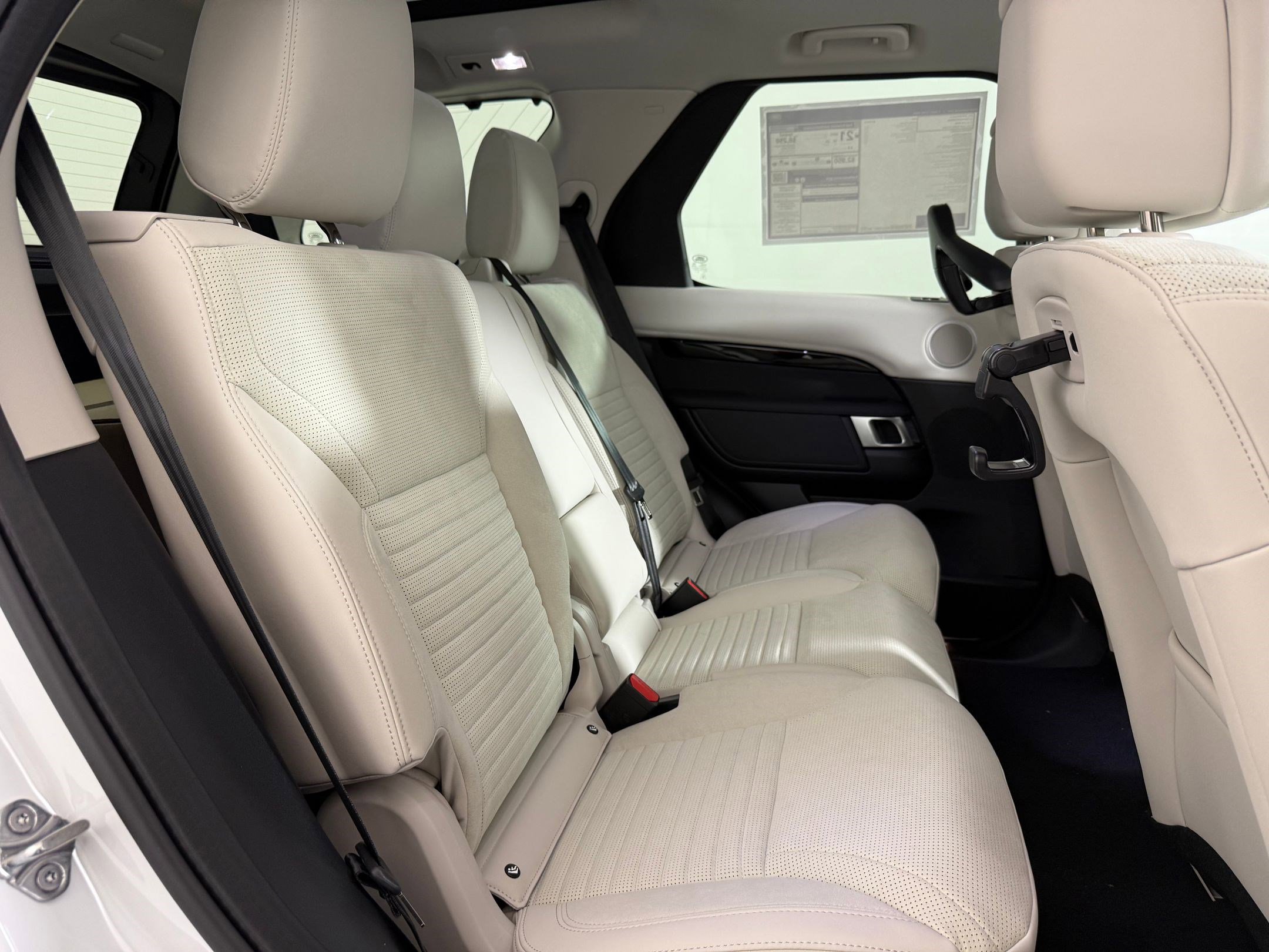 New 2026 Land Rover Discovery S AWD/4WD image 28